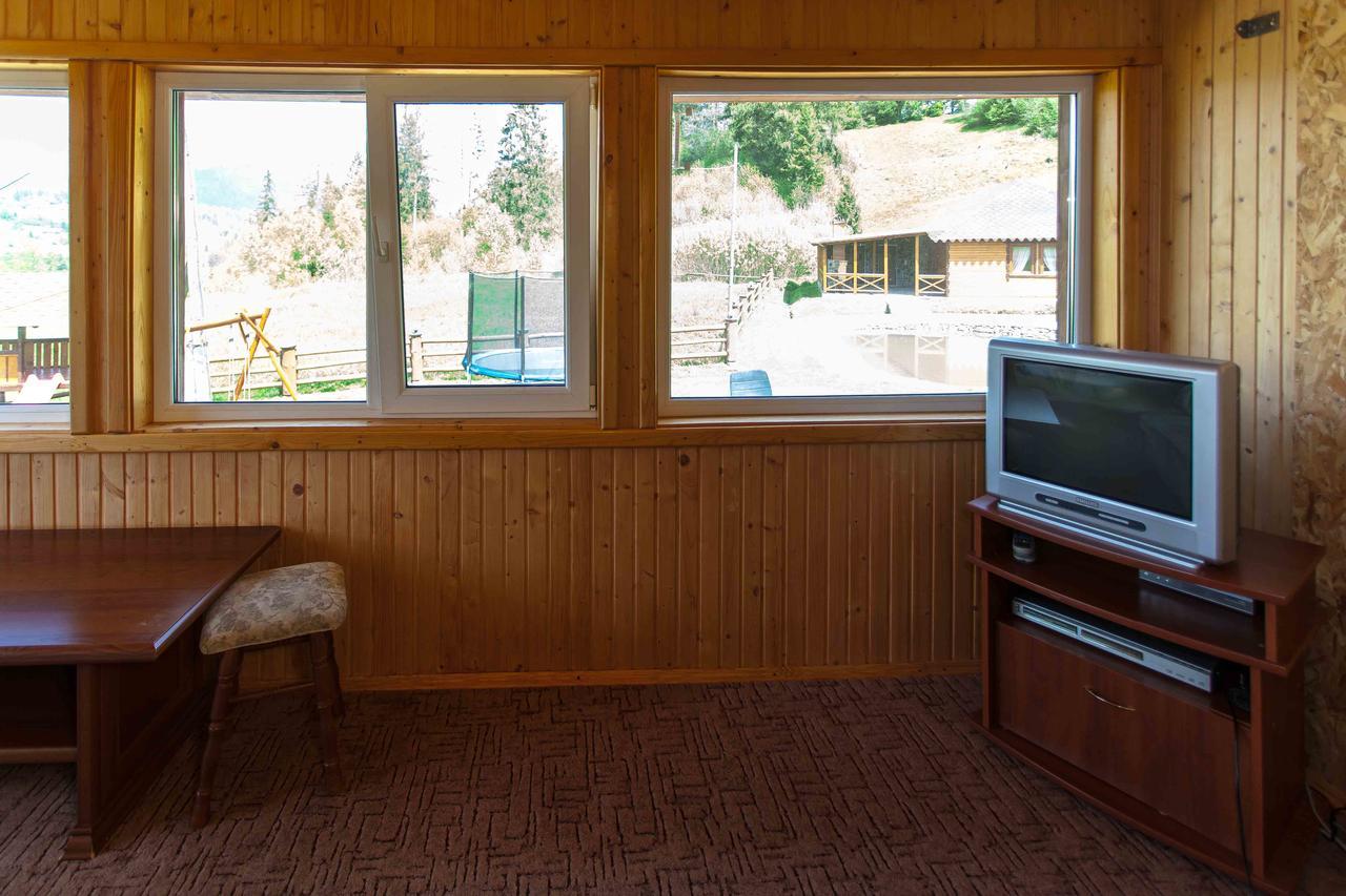 Lisoviy Zatyshok, Z Vidkrutum Litnim Baseynom Otel Slavske Dış mekan fotoğraf