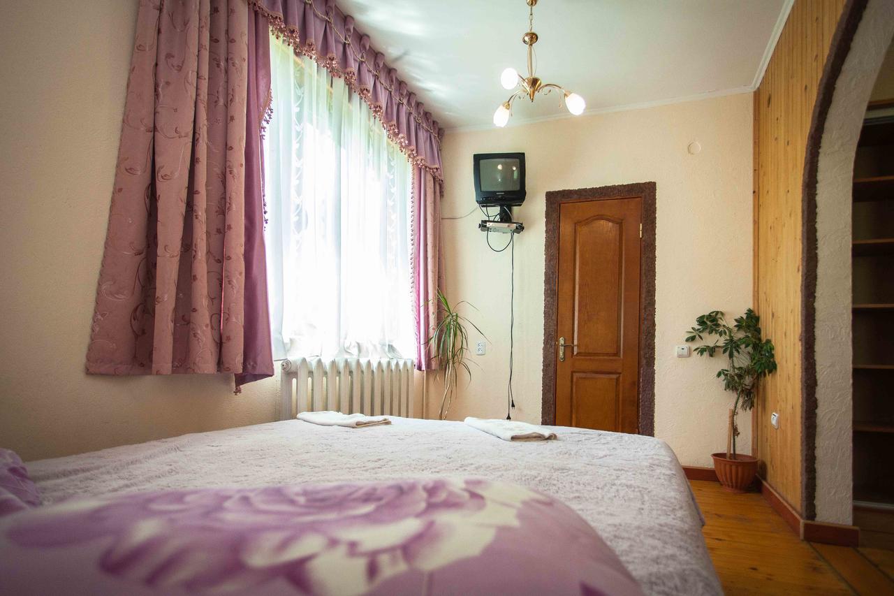 Lisoviy Zatyshok, Z Vidkrutum Litnim Baseynom Otel Slavske Dış mekan fotoğraf